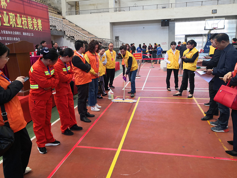 長沙清潔,長沙清潔服務,長沙專業(yè)清潔,長沙清潔公司,湖南專業(yè)清潔,長沙保潔公司,長沙專業(yè)保潔,長沙物業(yè)保潔